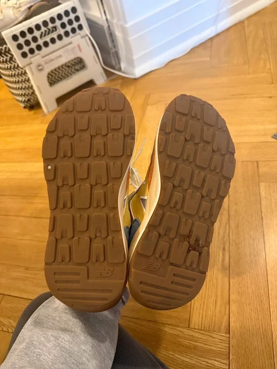 New Balance Women’s 5740 Multicolor Athletic Sneakers - Picture 6 of 6